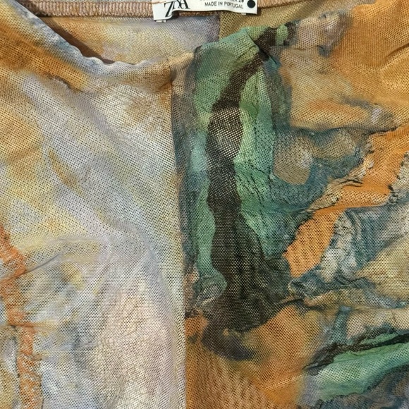 Zara Multicolor Abstract Top - Picture 2 of 3